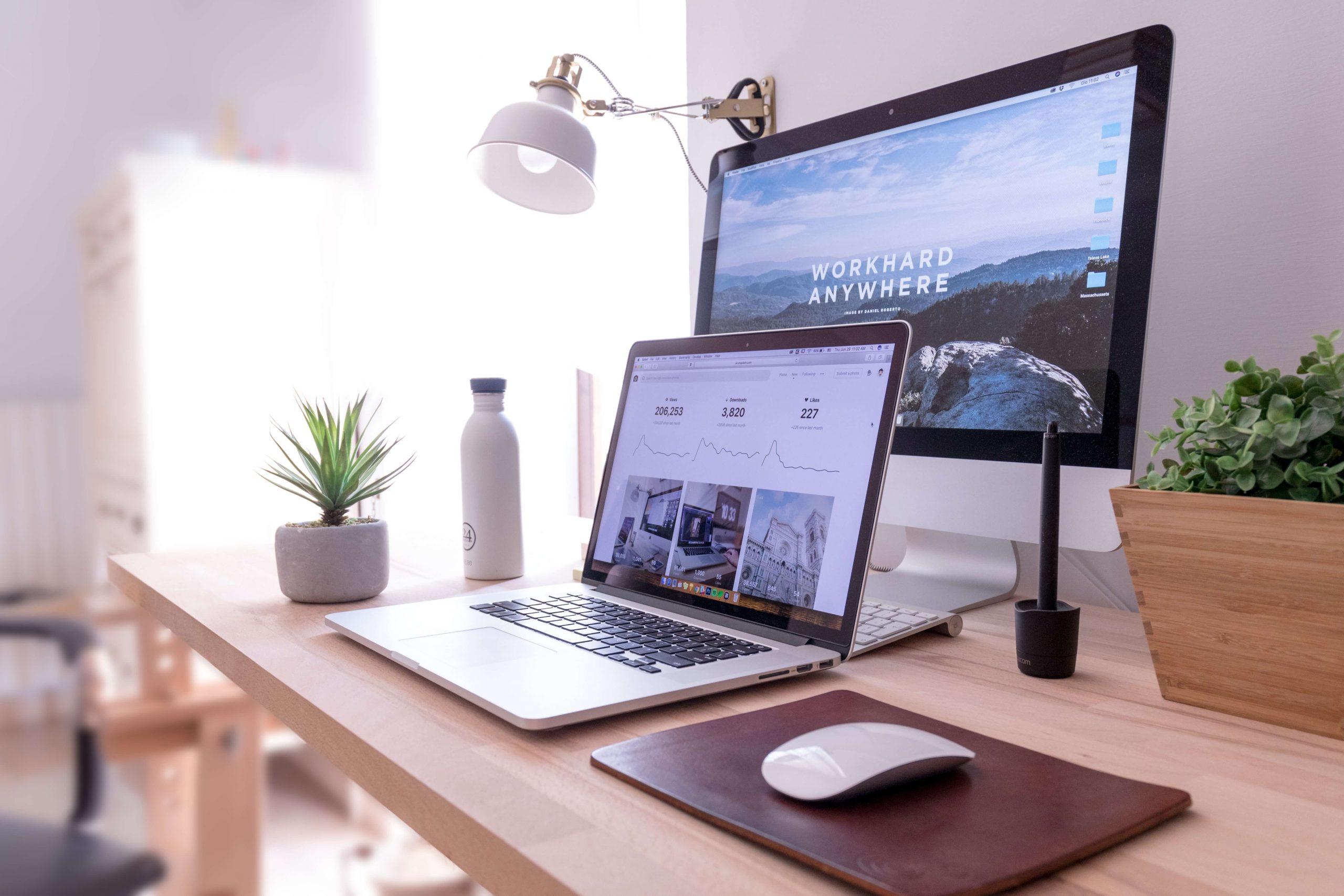 domenico loia hGV2TfOh0ns unsplash 1 1 scaled 1 - SelleroGroup - Pomagamy firmom oszczędzać czas i pieniądze z CRM Bitrix24